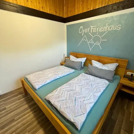 度假居 Oyer Ferienhaus 厄伊-米特贝格