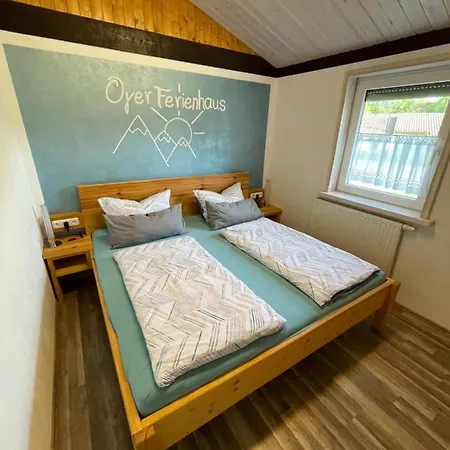 度假居 Oyer Ferienhaus 厄伊-米特贝格